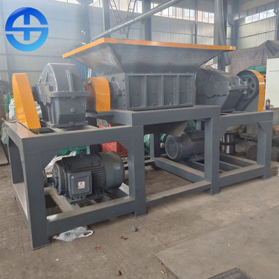 Model 800 2 * 22kw Motorlu Çift Milli Parçalayıcı 1500kg / H Hurda Metaller İçin