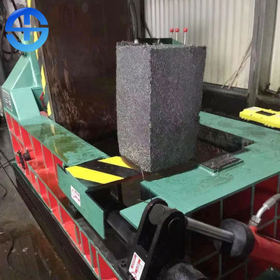 1600KN Basınç Balya Boyutu 300 * 300mm Hurda Metal Balya Makinesi
