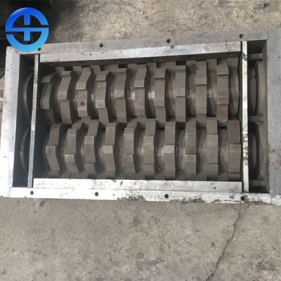 22KW PLC Kontrol Endüstriyel Atık Parçalayıcı Hafif Hizmet 3100 * 1400 * 2200 Mm