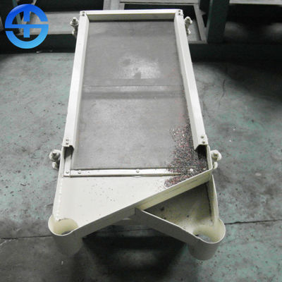 % 100 Ayırma Oranı 0.18kw 600 * 1900mm Elek Sarsıcı Ayırıcı