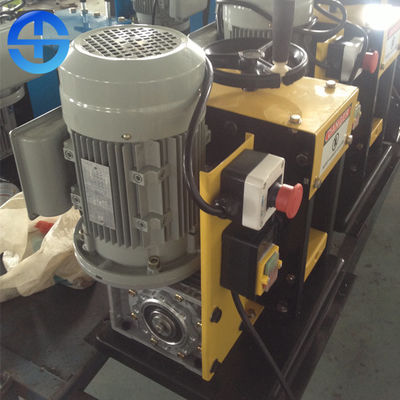 Küçük Ayarlanabilir Hurda Tel Stripper Hurda Kablo Soyma Makinesi 400 × 400 × 500 Mm