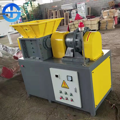 700kg/h 800kg/H Hurda Çift Milli Parçalayıcı 18.5kw Güç