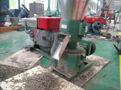 Diesel Electric 300mm Flat Die 400kg/H Grass Pellet Machine